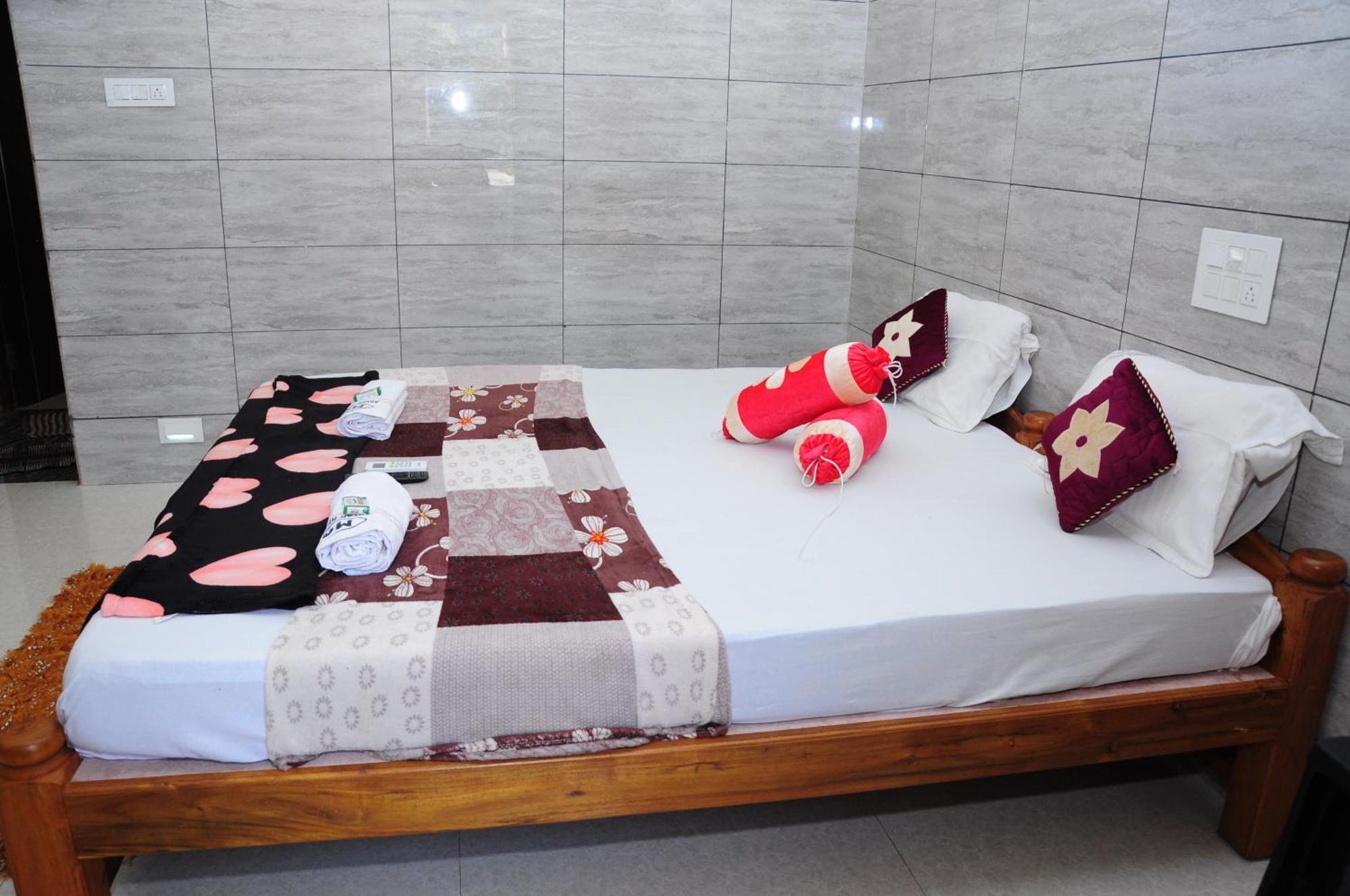 Aryan Residency Villa Mavalli Room photo